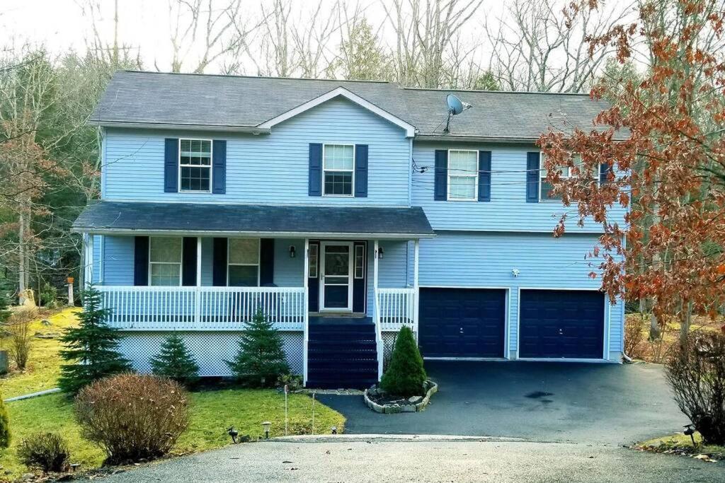 *Amenity-Filled Waterfront Oasis @Saw Creek Estates Near Waterfalls And Hiking* East Stroudsburg Exteriér fotografie