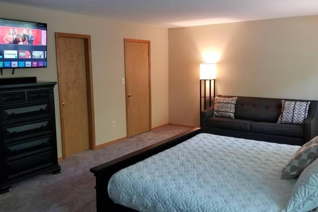 *Amenity-Filled Waterfront Oasis @Saw Creek Estates Near Waterfalls And Hiking* East Stroudsburg Exteriér fotografie
