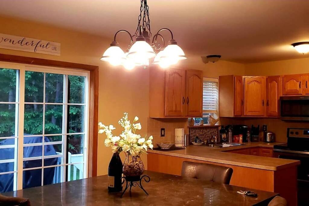 *Amenity-Filled Waterfront Oasis @Saw Creek Estates Near Waterfalls And Hiking* East Stroudsburg Exteriér fotografie